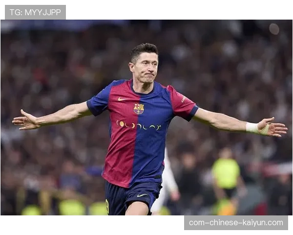 莱万多夫斯基波兰 老将支撑全队进攻体系